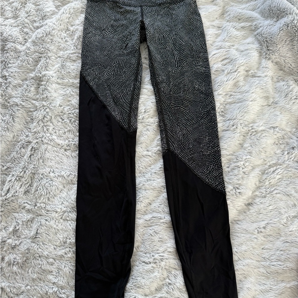 Black and Gray Patterned Leggings